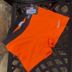 Nike Pro 3" shorts/spandex